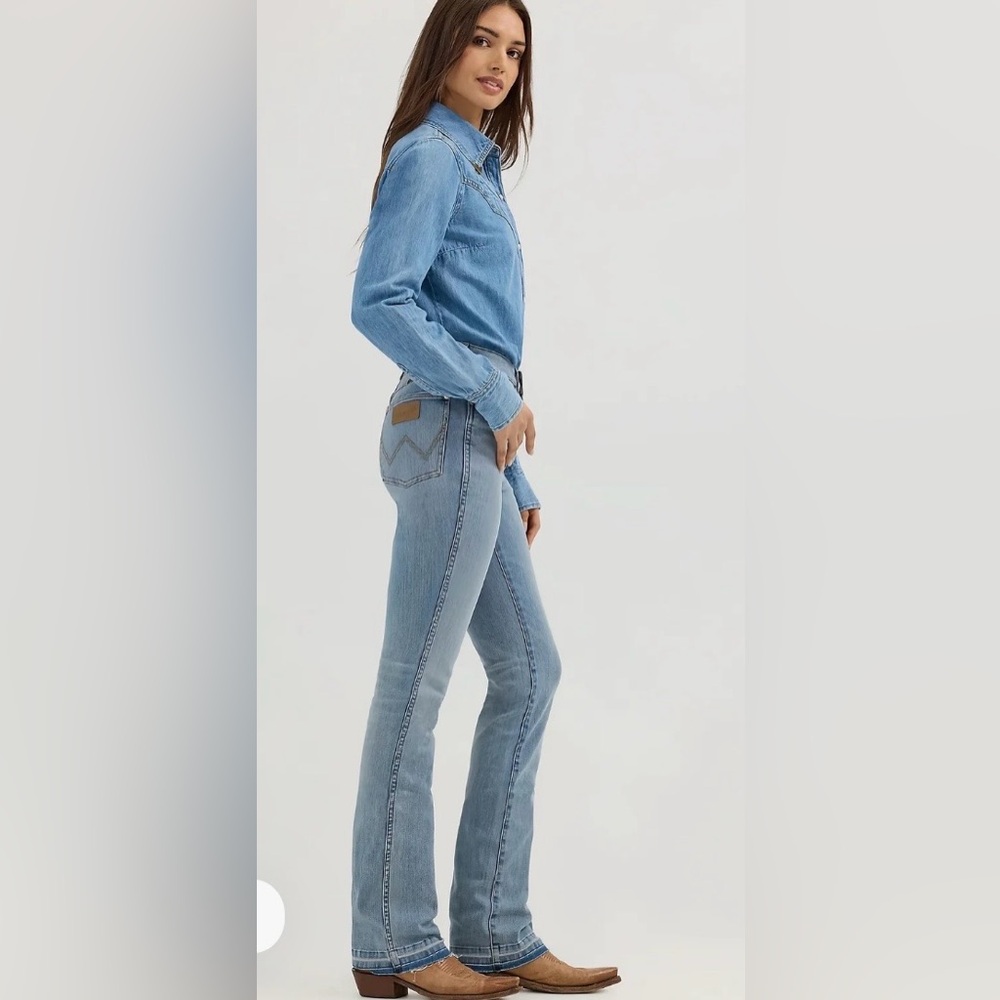 Wrangler x Lainey Wilson Raw Hem Boot Hugger Womans Jeans